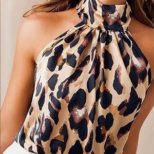 Host Pick 🌟 Leopard Print halter top